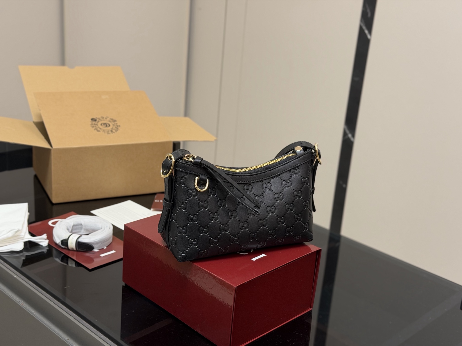 Gucci monogram underarm bag - cnluxepick