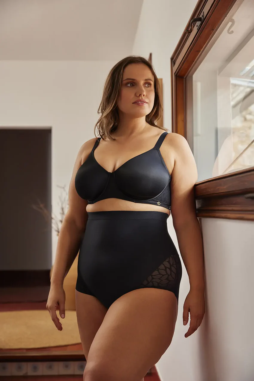 Culotte taille très haute Perfect curves Noir