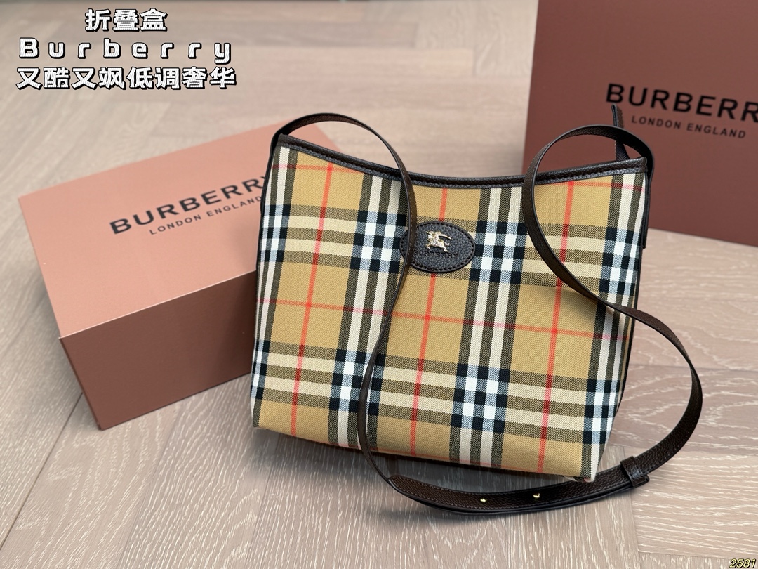 Burberry classic shoulder bag - cnluxepick
