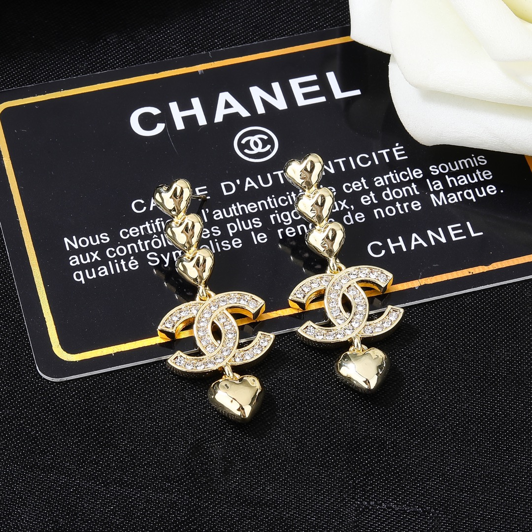 Chanel's new earrings - cnluxepick