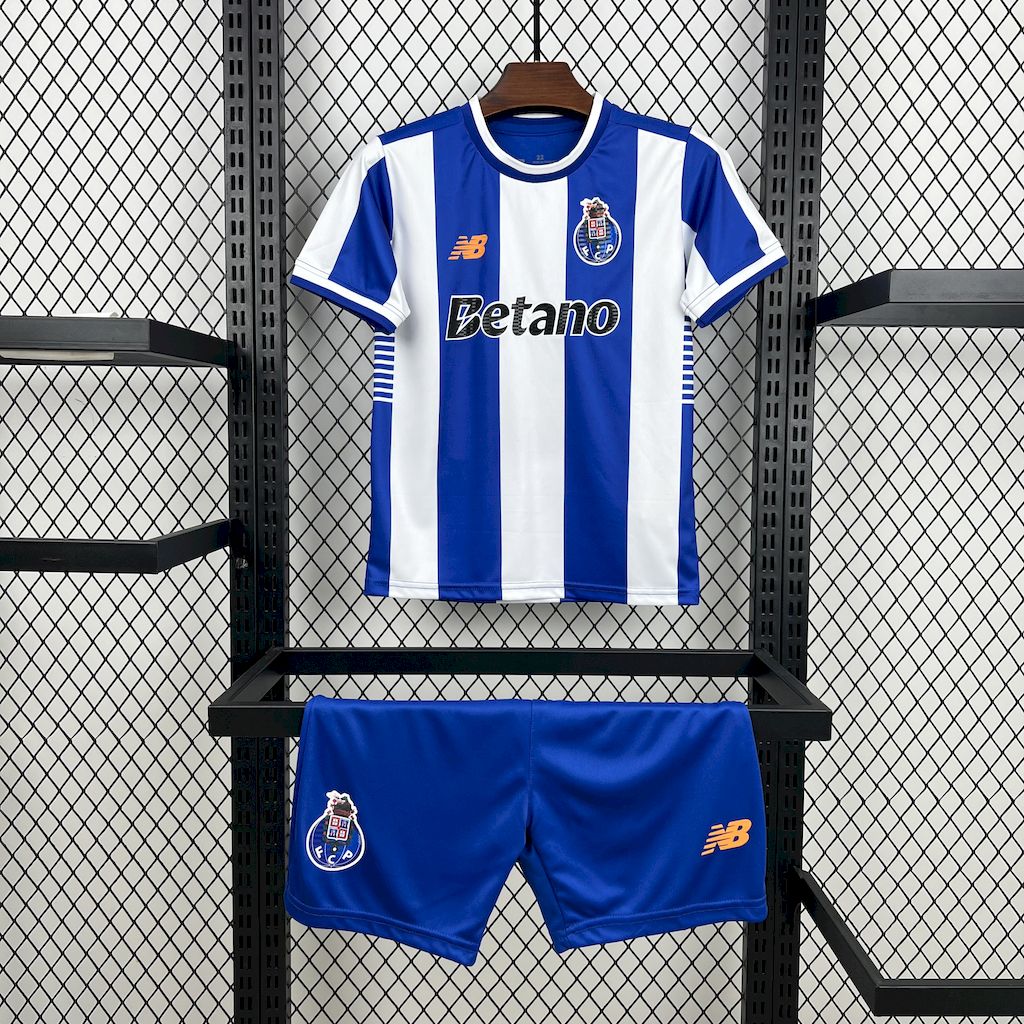 Kit Enfant FC Porto€13.99