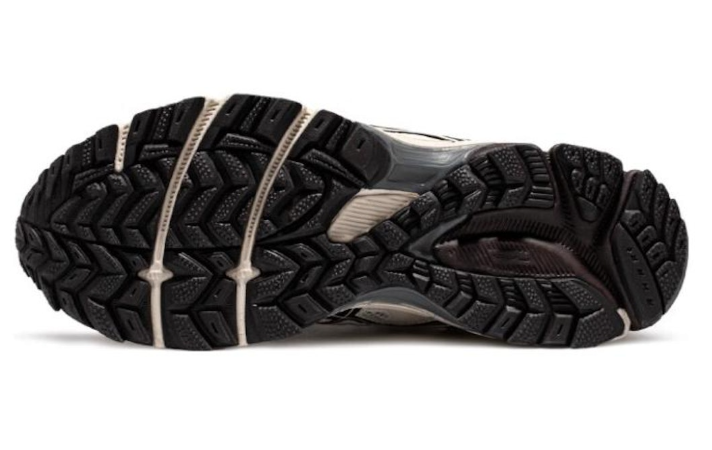 ASICS Gel-Kahana 8 Black and White 1011B895-200
