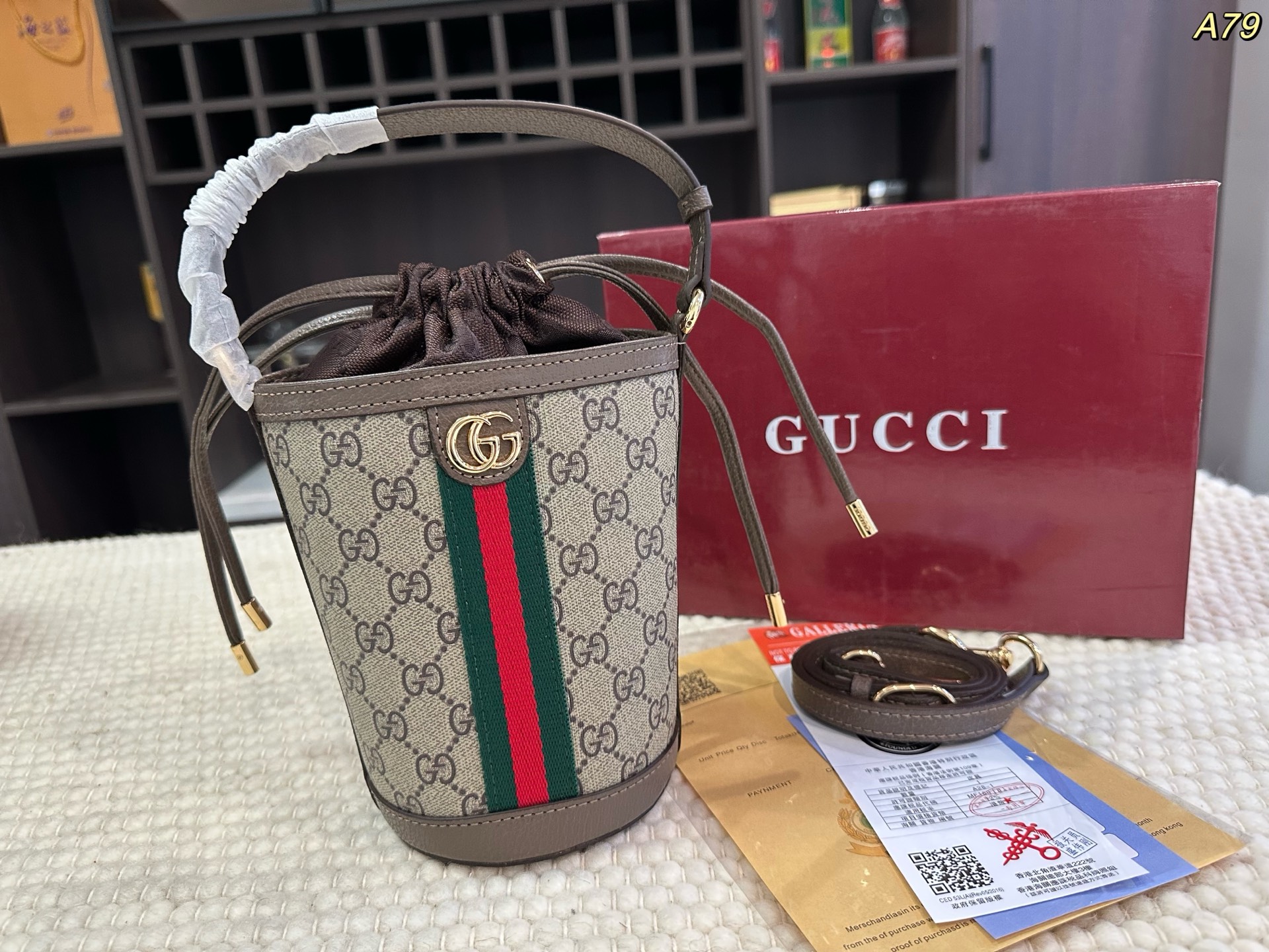 Gucci drawstring bucket bag - cnluxepick