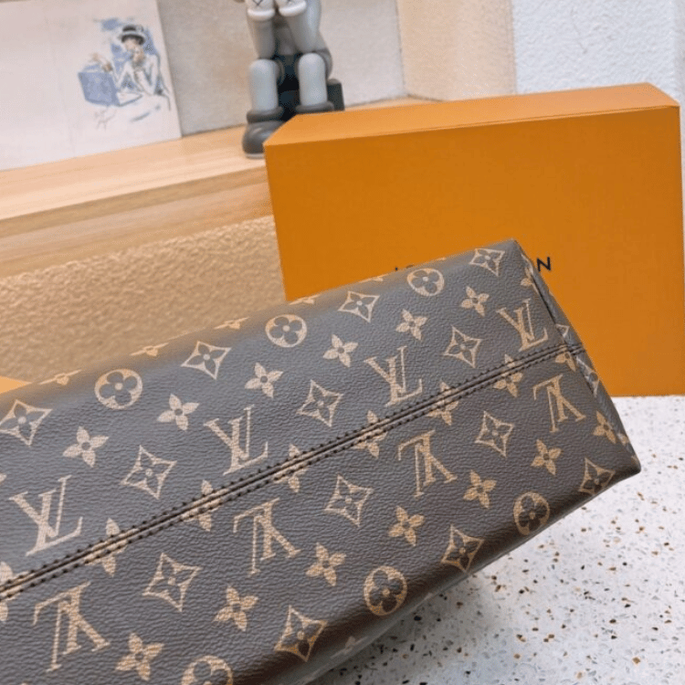 Louis Vuitton Graceful PM Monogram Red 13.8 Inches