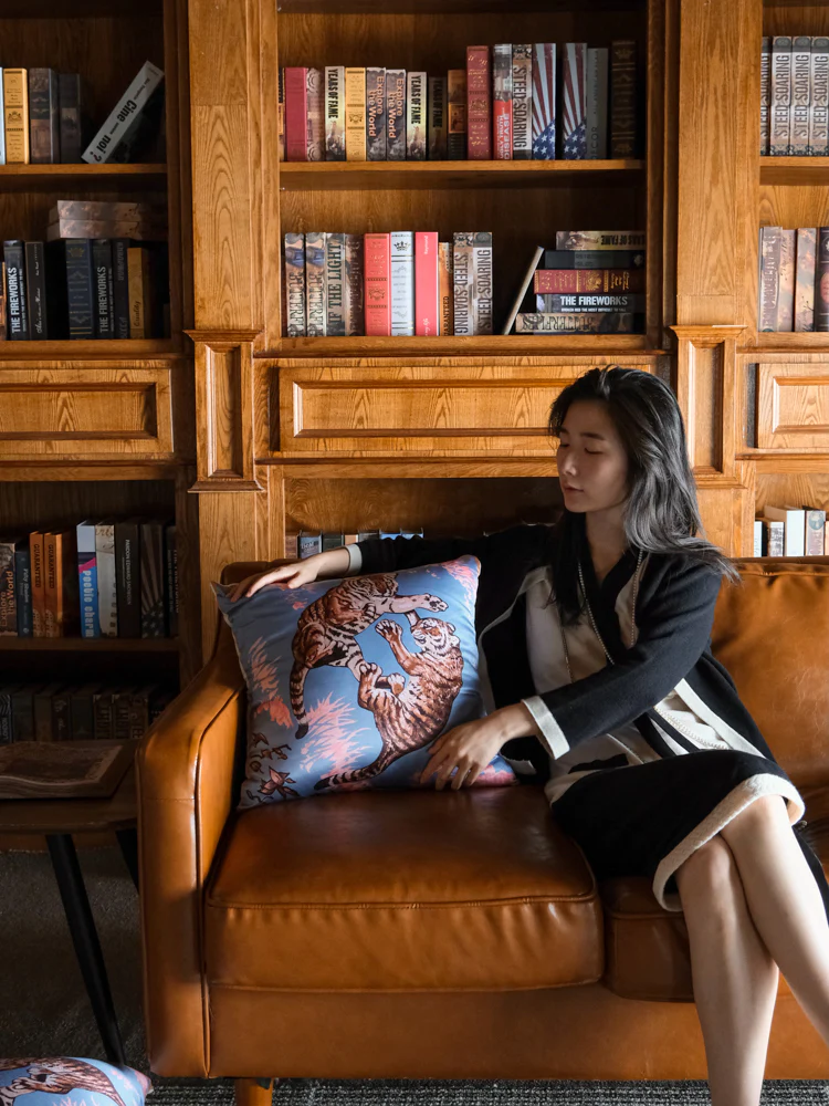 BD047 (Single) - Rhino Life Rare Color H Silk Playful Tiger Sofa Waist Pillow: Silk Feel
