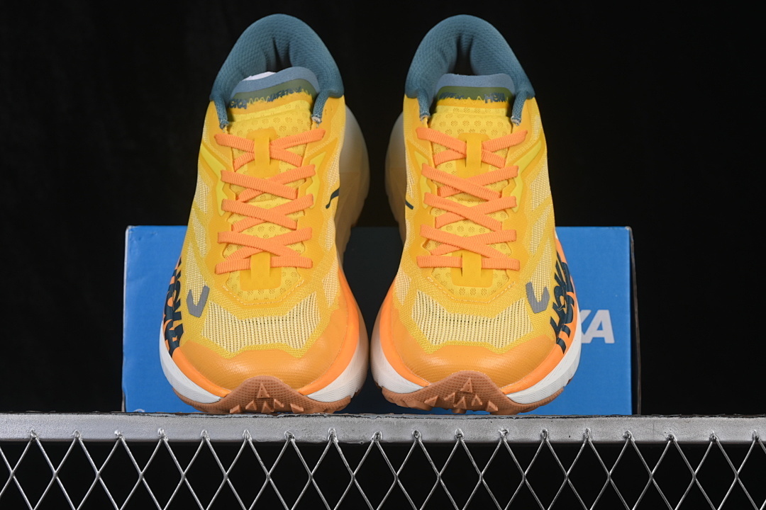 HOKA One One Mafate X