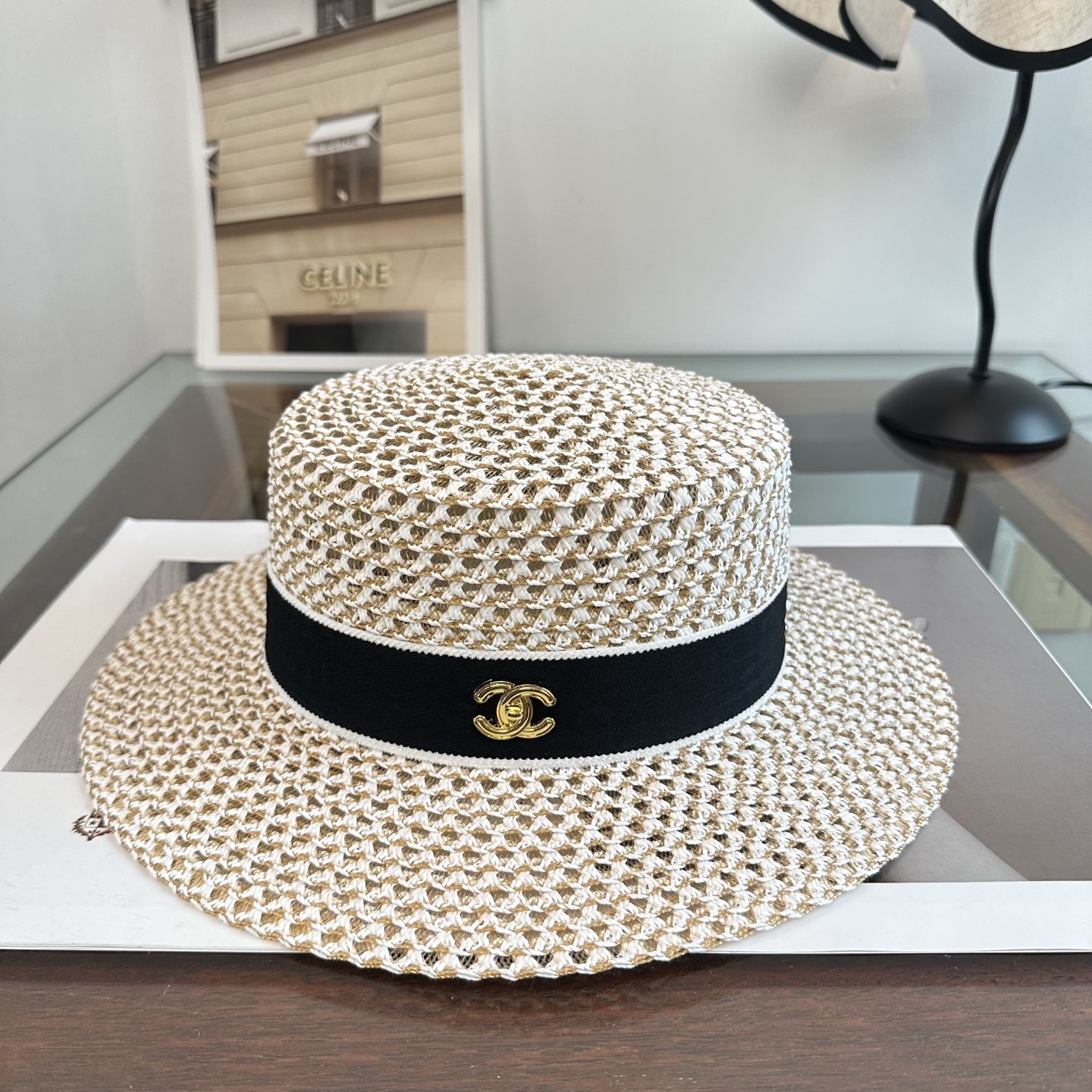 CHANEL flat-topped straw hat - cnluxepick
