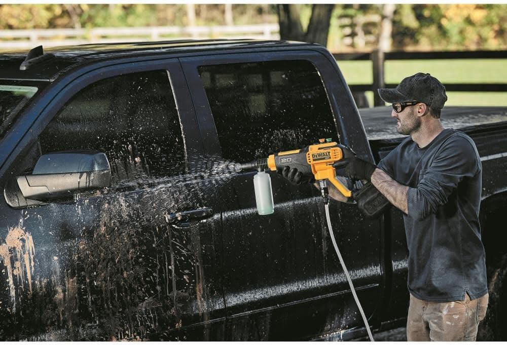 DEWALT Cordless Pressure Washer, Power Cleaner, 550-PSI, 1.0 GPM, Tool Only, Battery and Charger Not Included (DCPW550B)