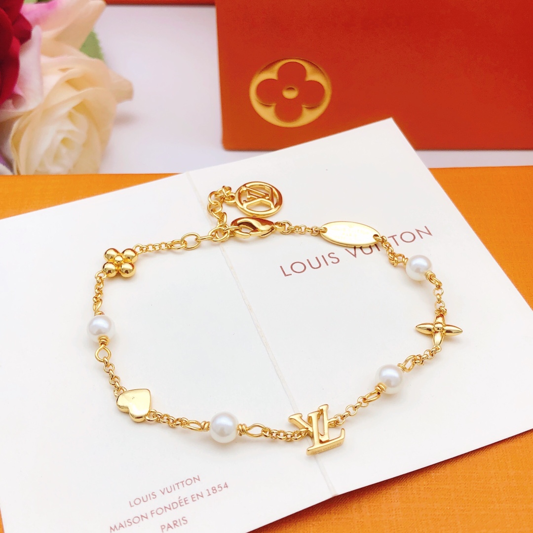 LV new heart bracelet - cnluxepick
