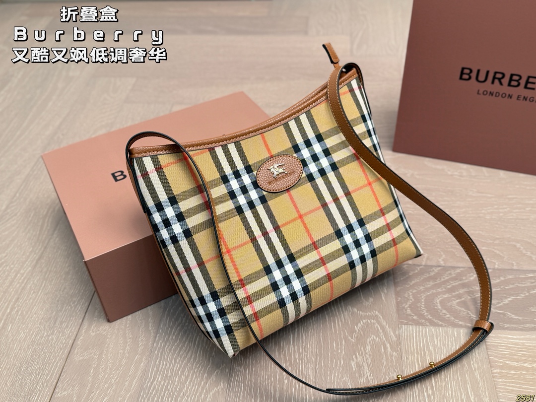 Burberry classic shoulder bag - cnluxepick