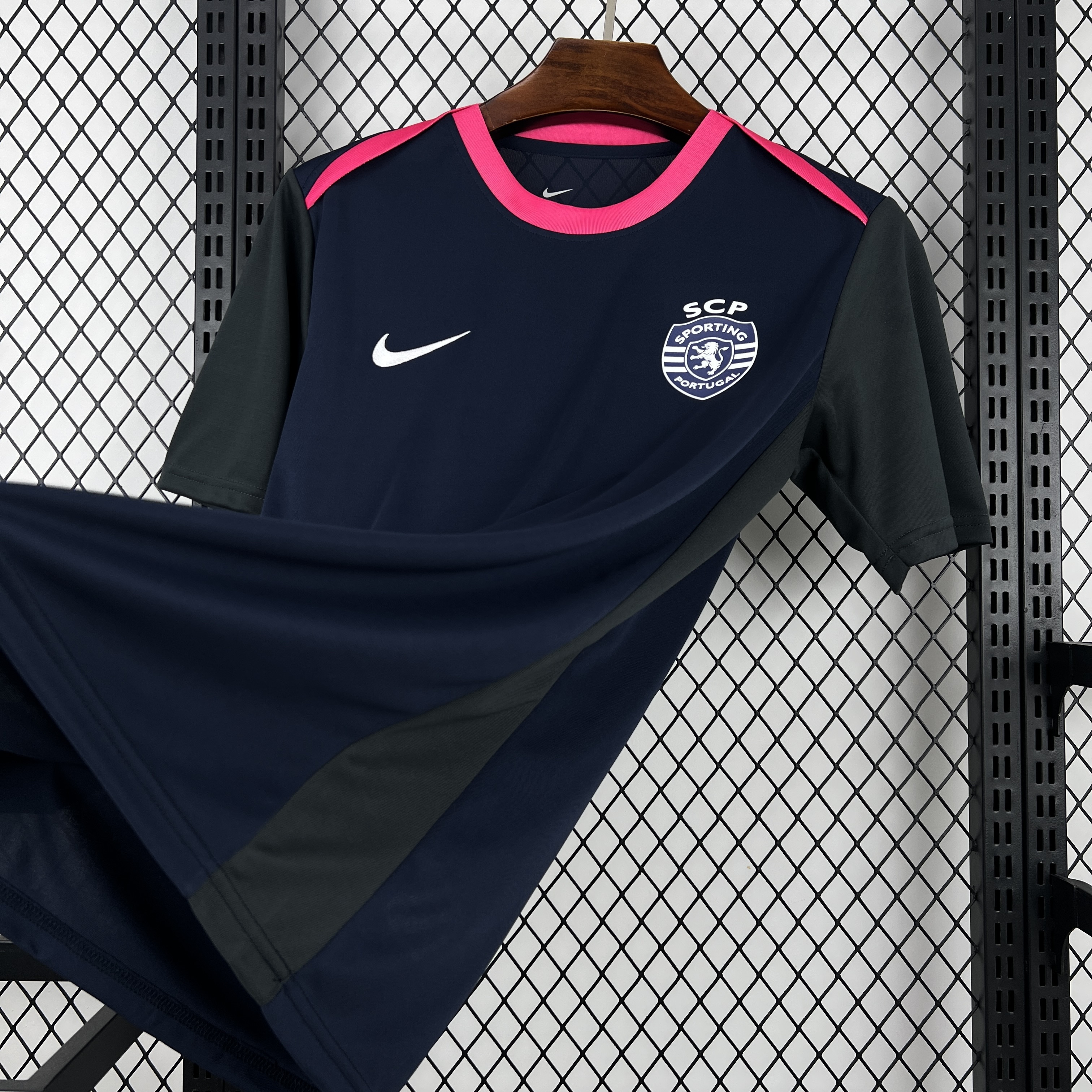 Sporting Staff Training T-shirt 25/26 S-XXL