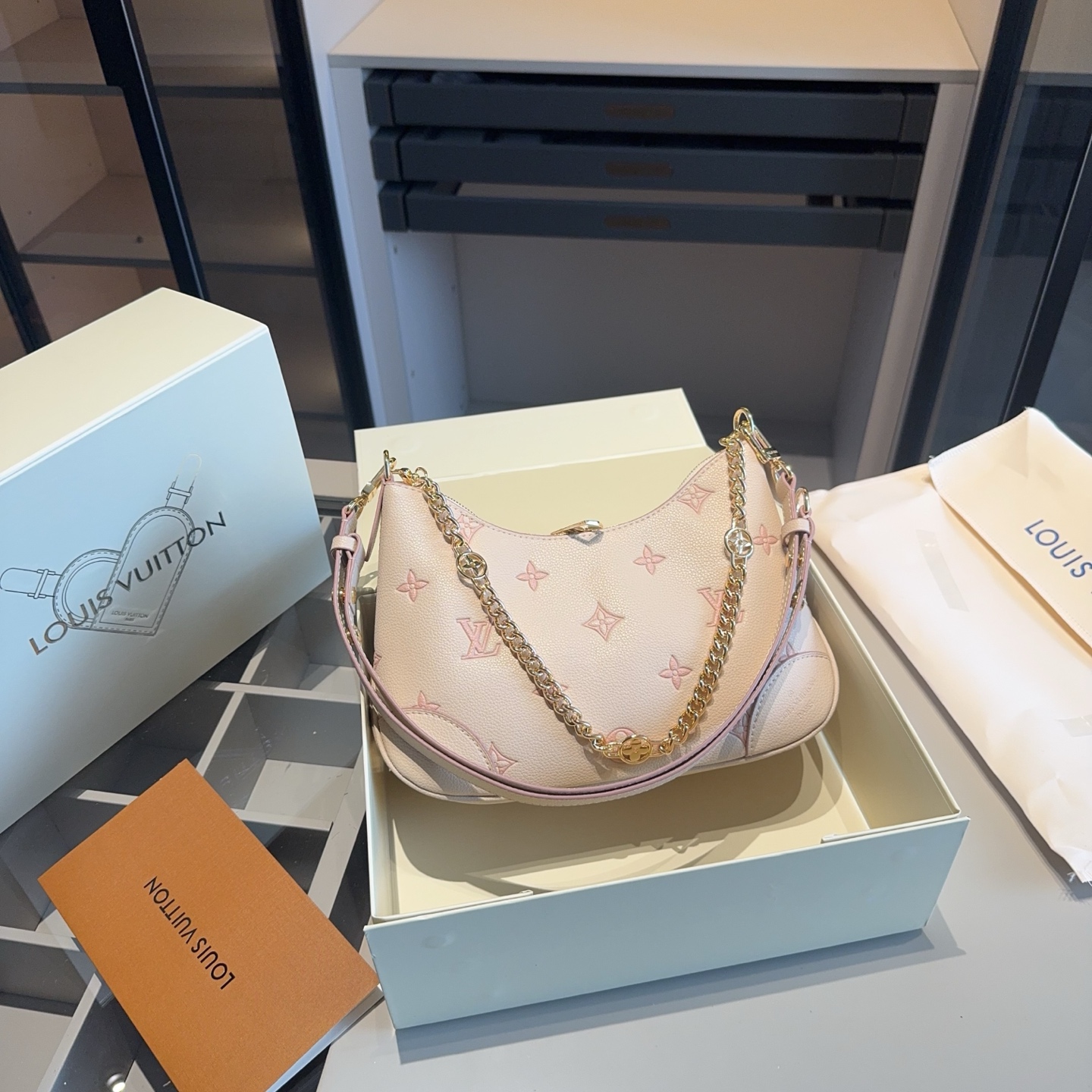 LV's latest strawberry milk series croissant - cnluxepick