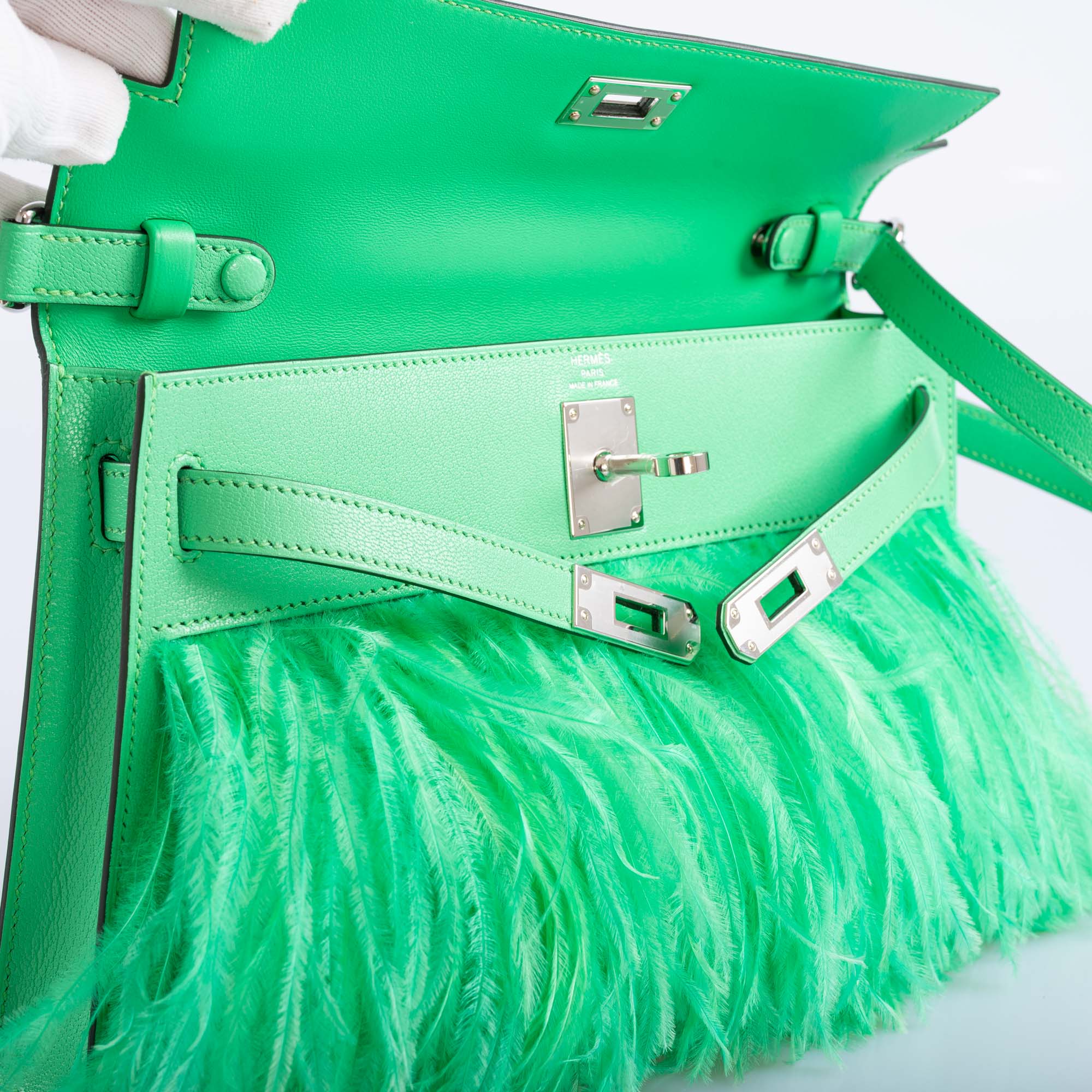 Hermès Kelly Élan Folie Vert Comics Chèvre Chamkila and Ostrich Feather Palladium Hardware