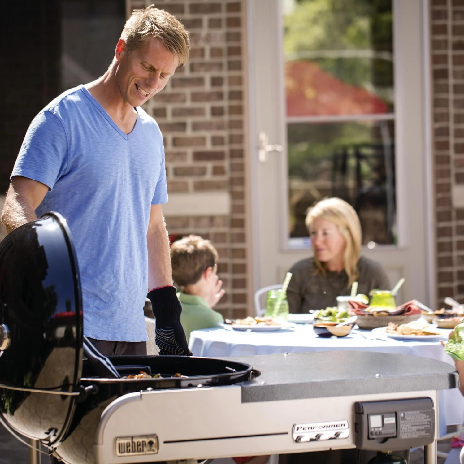Weber Performer Deluxe 22-Inch Freestanding Charcoal Grill With Touch-N-Go Ignition - Black - 15501001