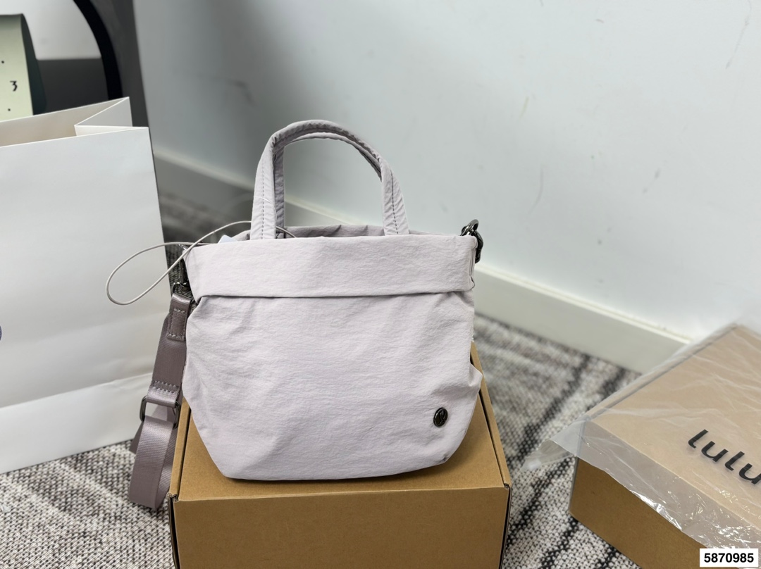 Lululemon Travel Outdoor Portable Ultralight Handbag - cnluxepick