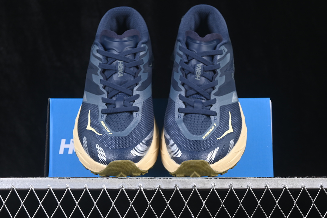 HOKA One One Speedgoat 7