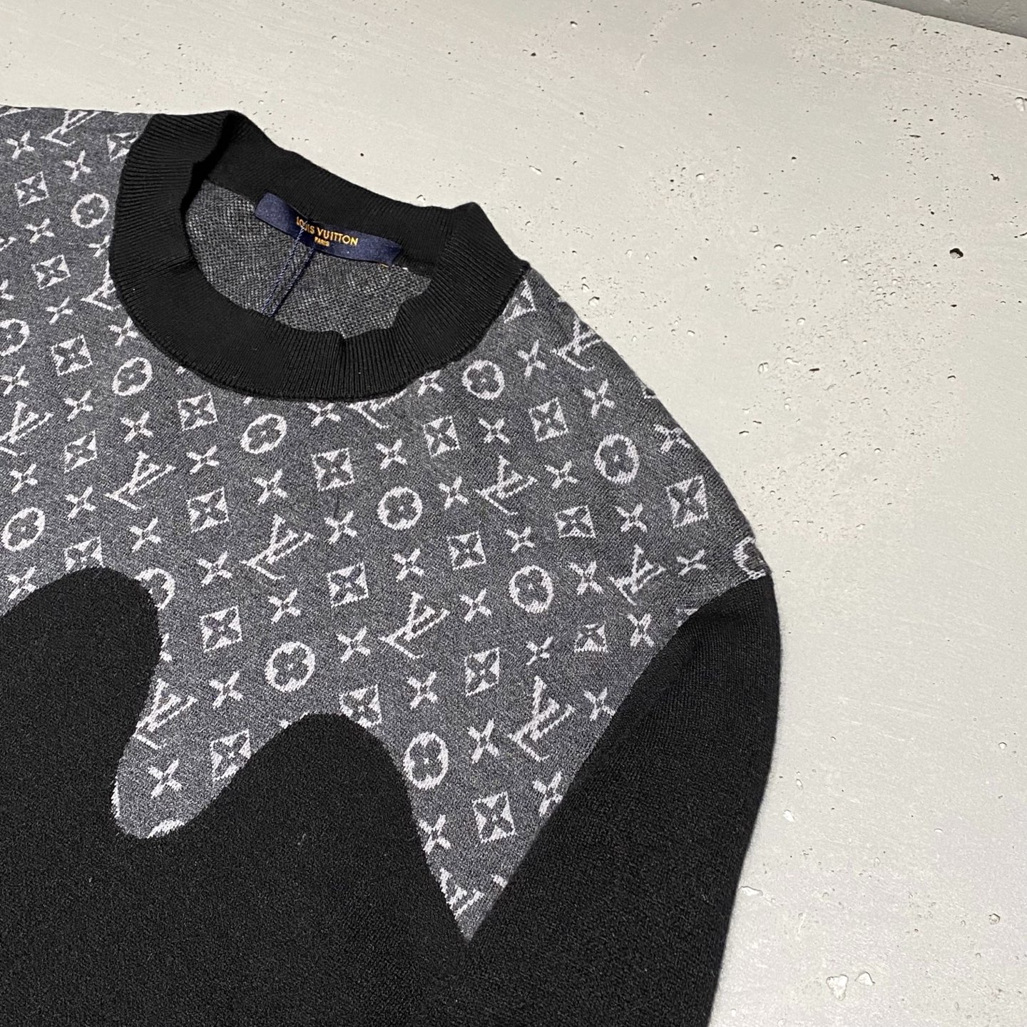 柔軟・保温抜群Gradient Monogram ルイヴィトン コピー メンズ セーター LOUIS VUITTONウール素材