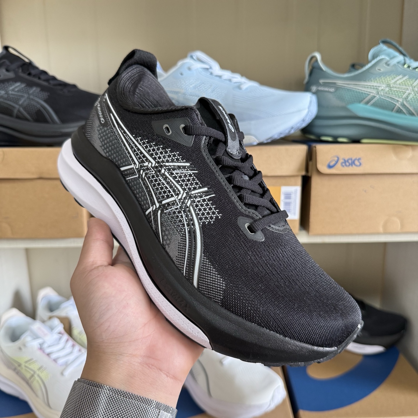 ASICS GEL-KAYANO 33 Running Shoes Black/White