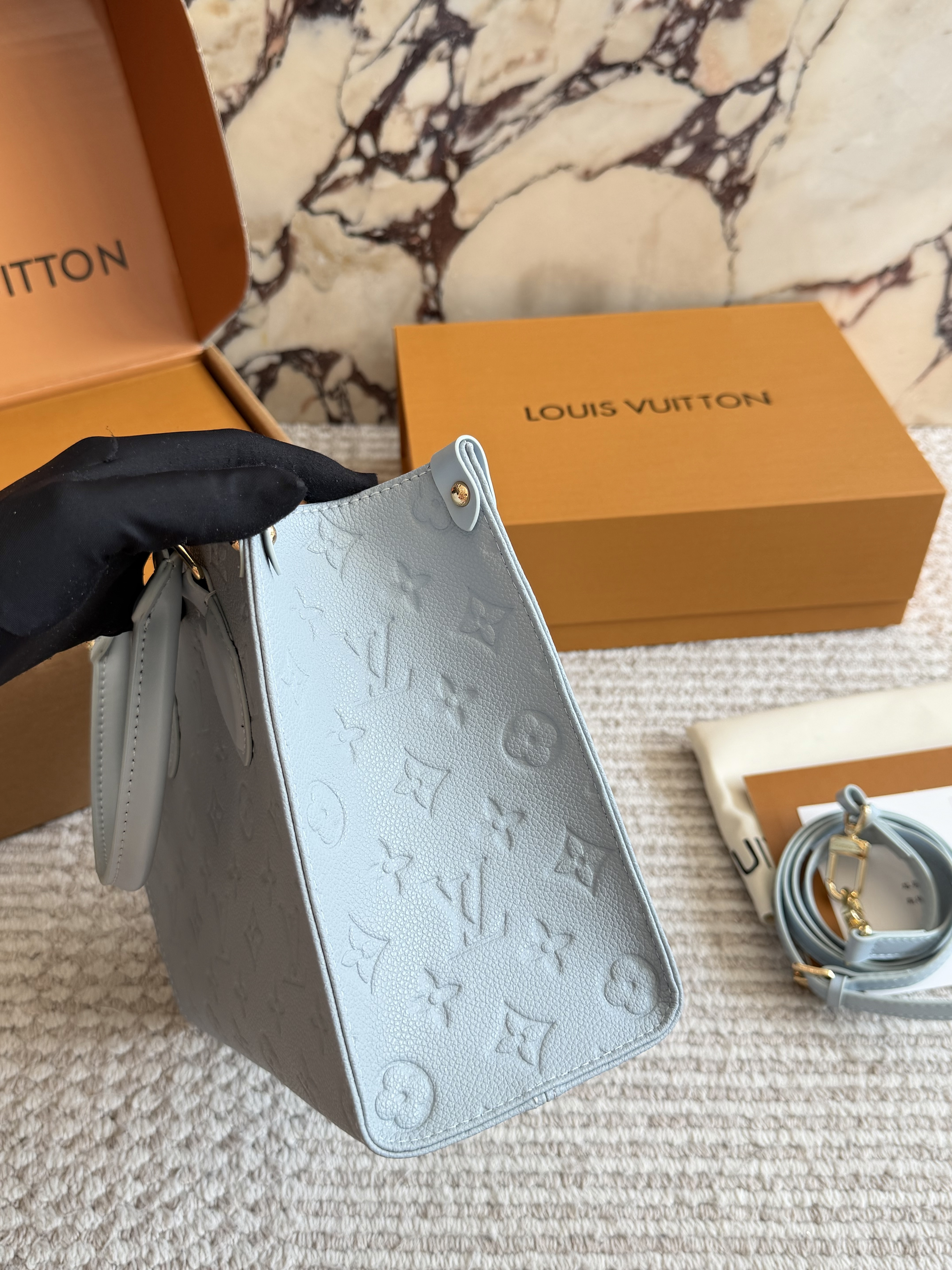 LV Onthego shopping bag - cnluxepick