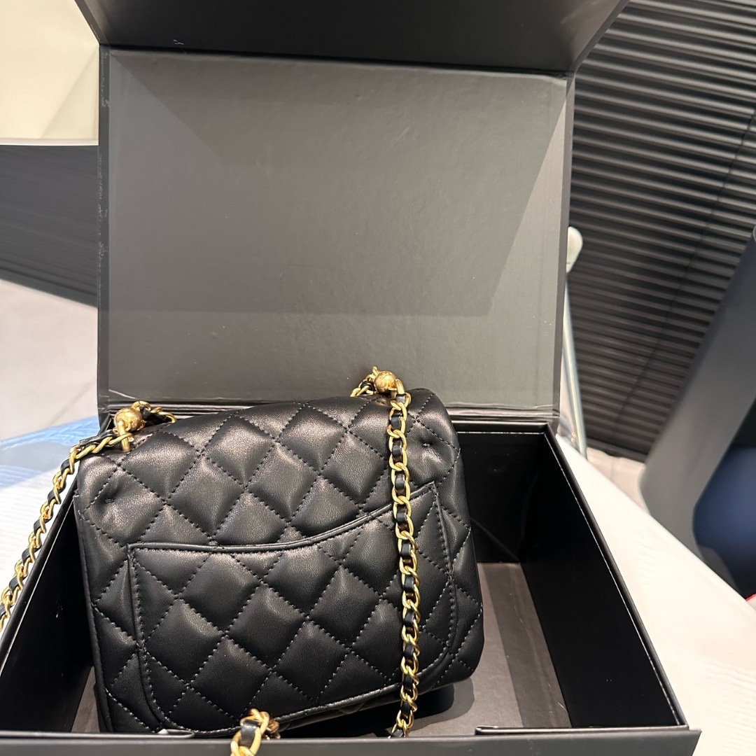 Chanel Flap Bag Gold Hardware With Chain Black 17Cm/6.6in