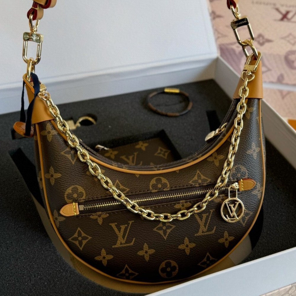 Louis Vuitton Loop Monogram 9.1 Inches M81098