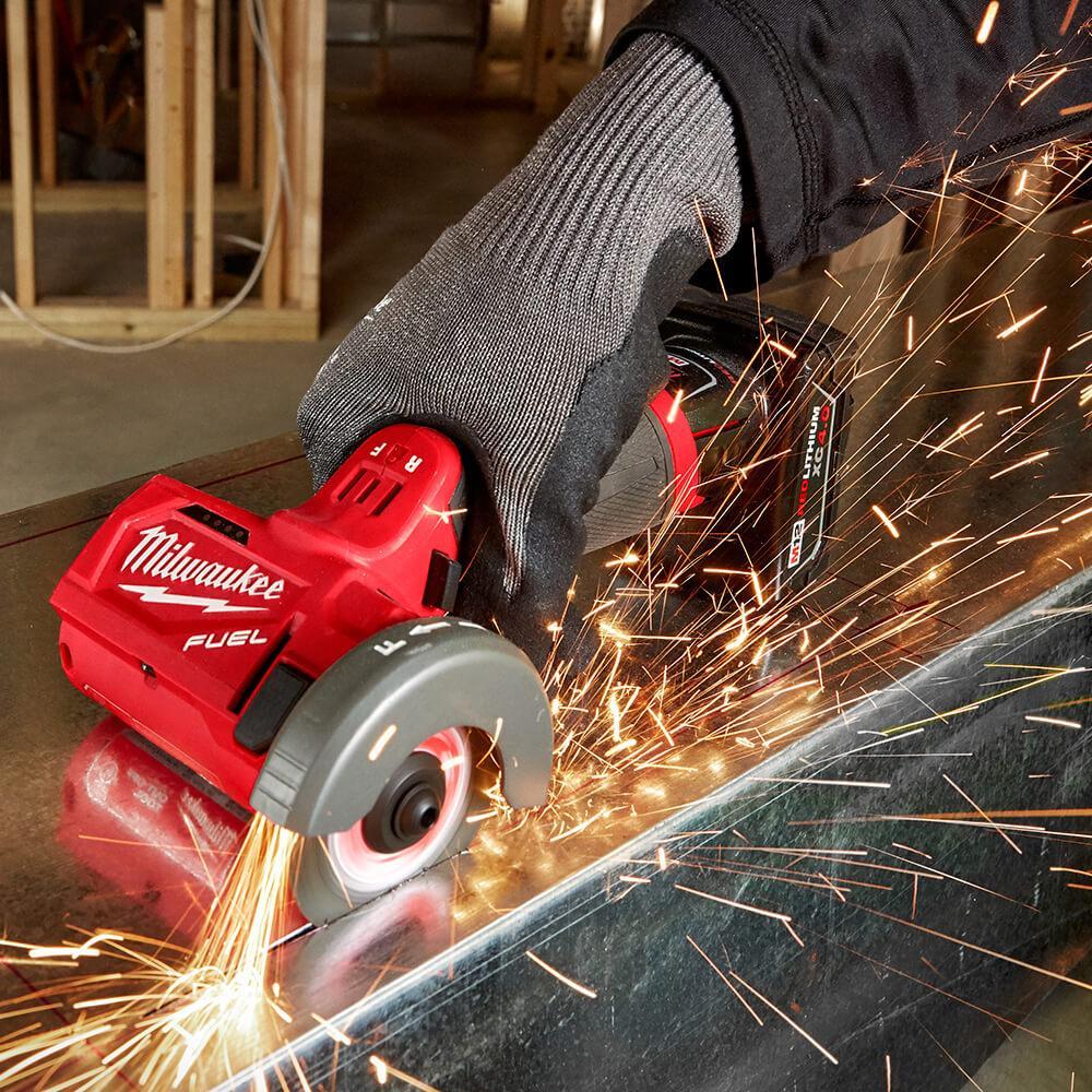 2026 Milwaukee 2522-21XC M12 FUEL 12V 3-Inch 4.0Ah Cordless Cut Off Tool Kit