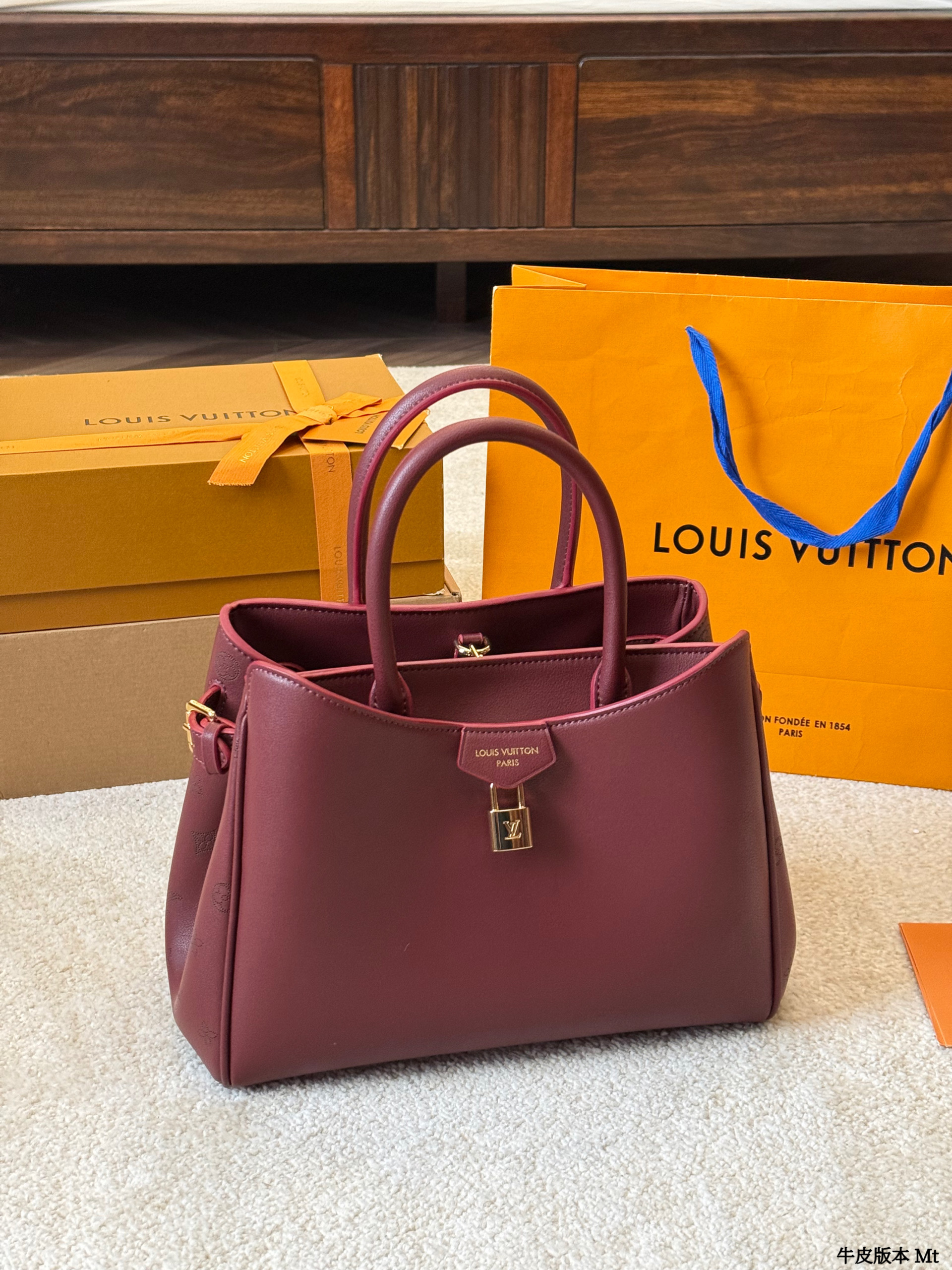 LV Vendome Handbag - cnluxepick