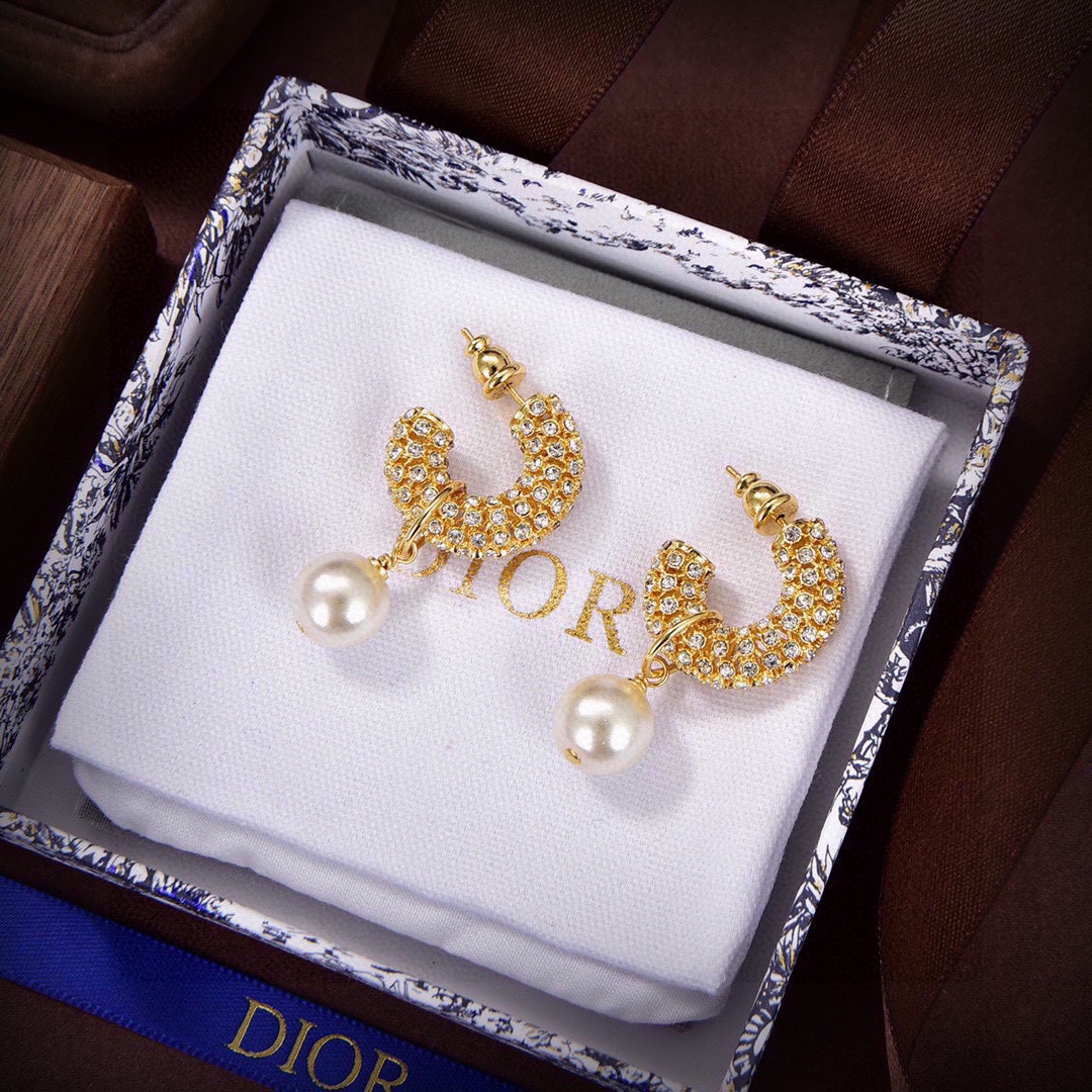 Dior hollow earrings - cnluxepick