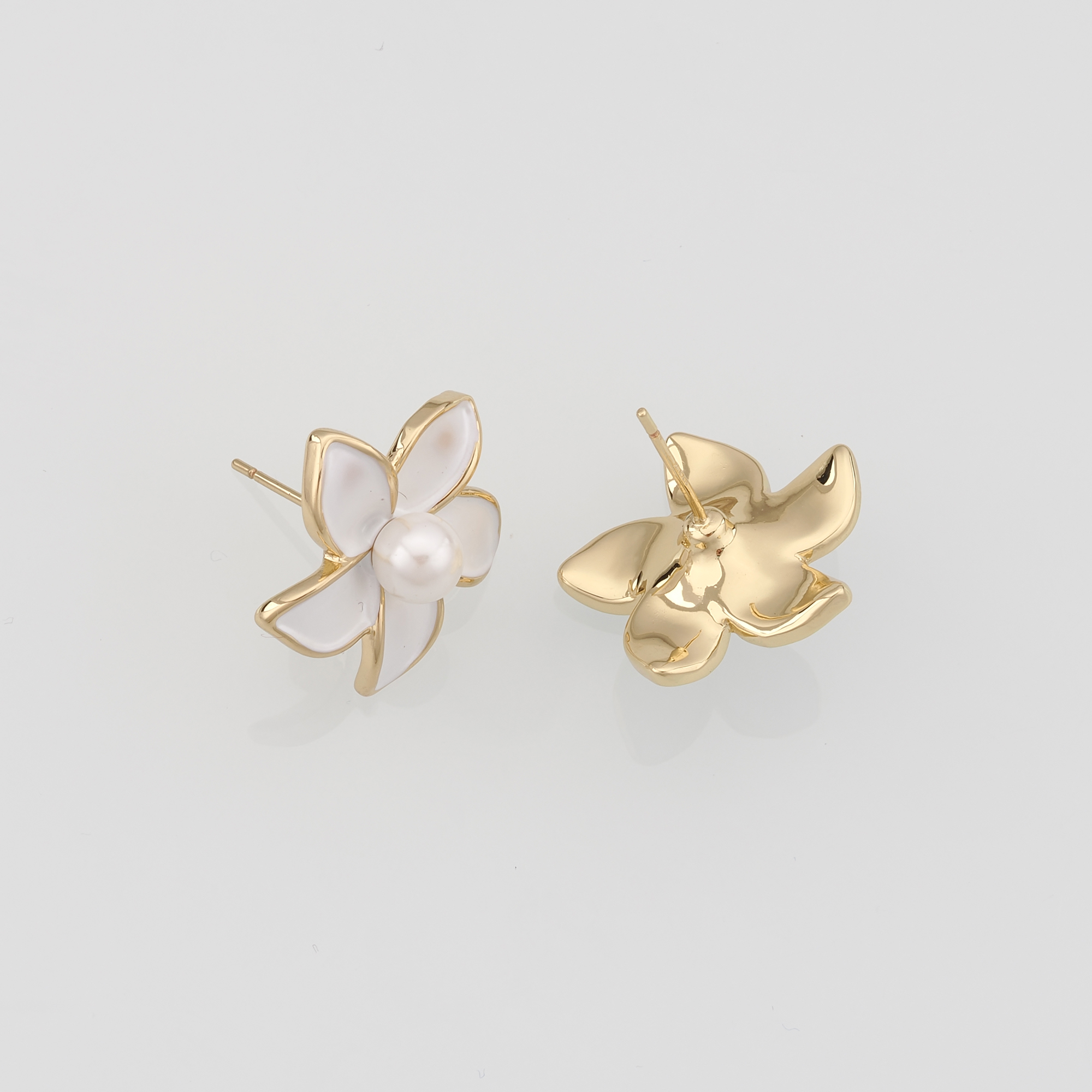 18K Gold Filled Flower Stud Earrings,Enamel Flower Earrings,Minimalist Earring,Gift for Wife