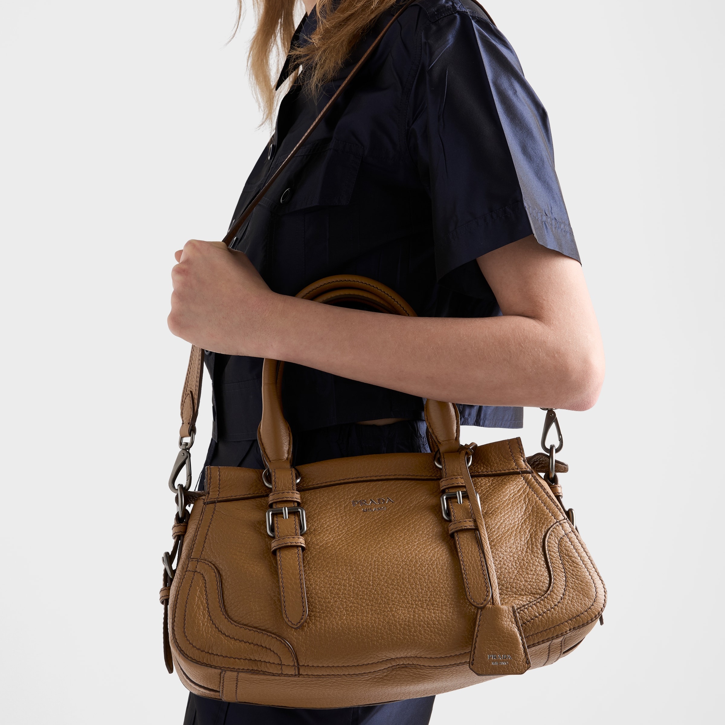 BAG(35 x 22  x 11 CM)