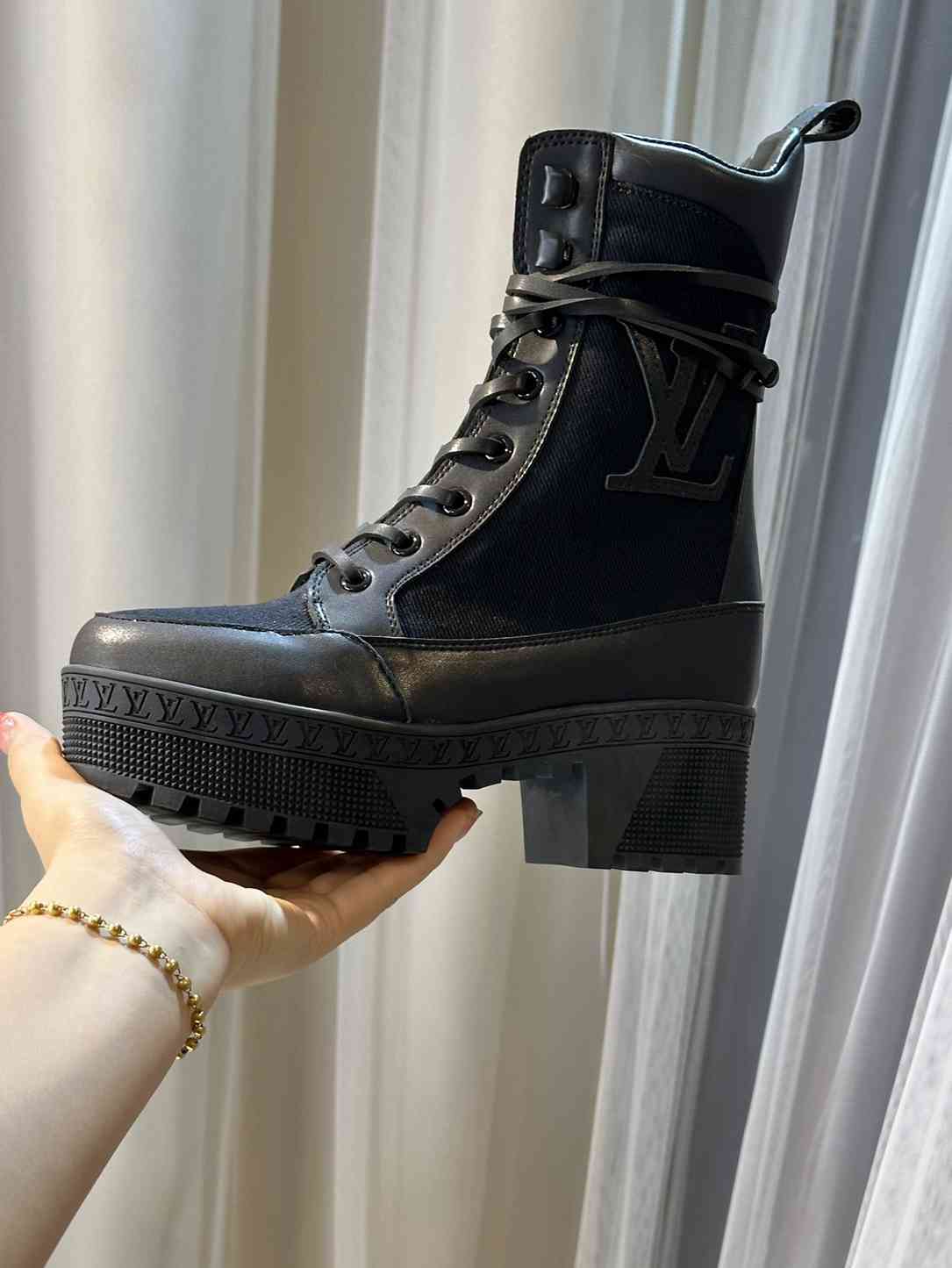 Louis Vuitton Laureate Platform Desert Boot Black 1Ac7Ro