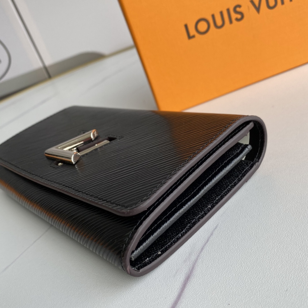 Louis Vuitton Twist Wallet Epi Black 7.5 Inches M67510