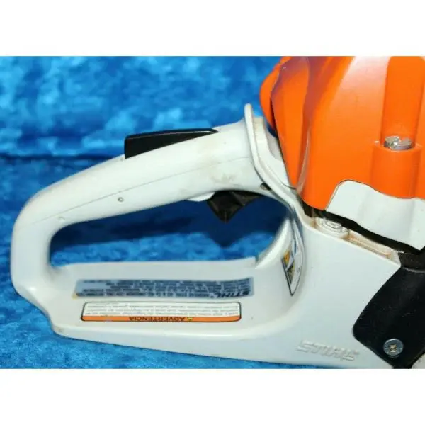 STIHL MS271 Farm Boss Chainsaw – 50.2 cc, 2.6 kW Professional-Grade Power