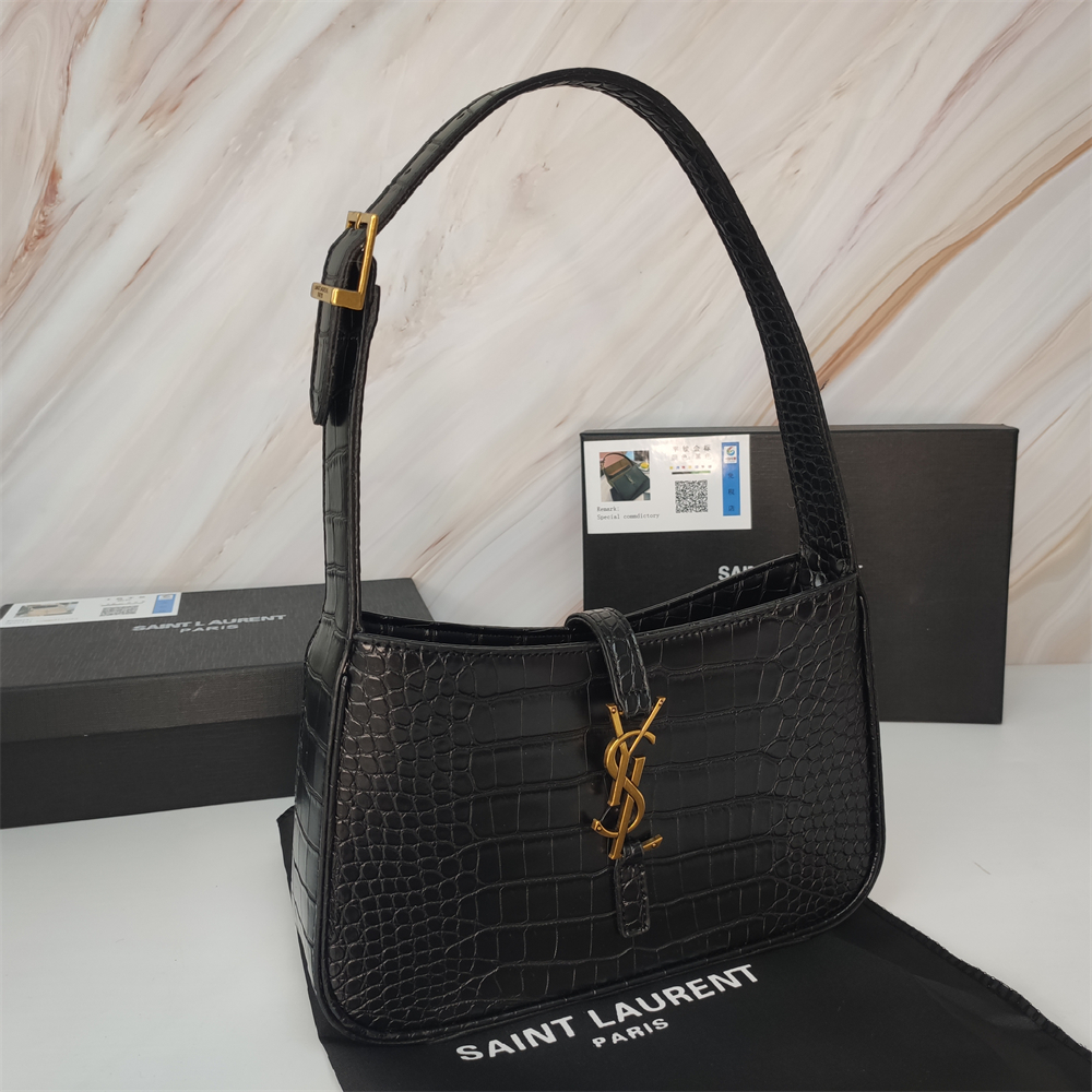 Saint Laurent Cassandra  Le 5 à 7 Hobo Bag - cnluxepick