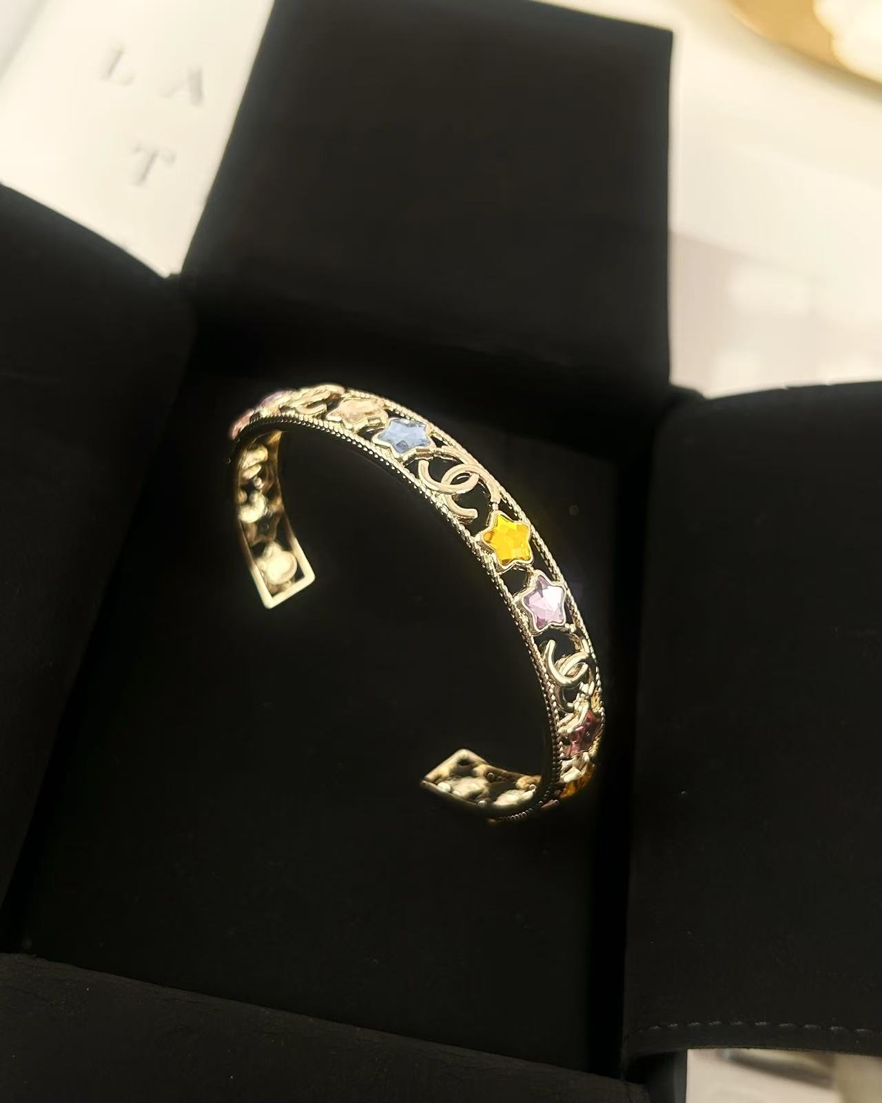 Chanel Five-pointed Star Color Diamond Hollow Open Bracelet - cnluxepick