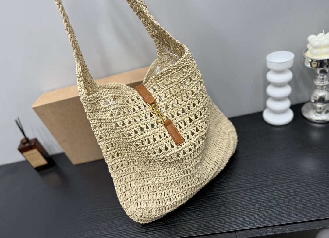Saint Laurent Le 5 A 7 In Raffia Crochet And Smooth Leather Beige 32Cm