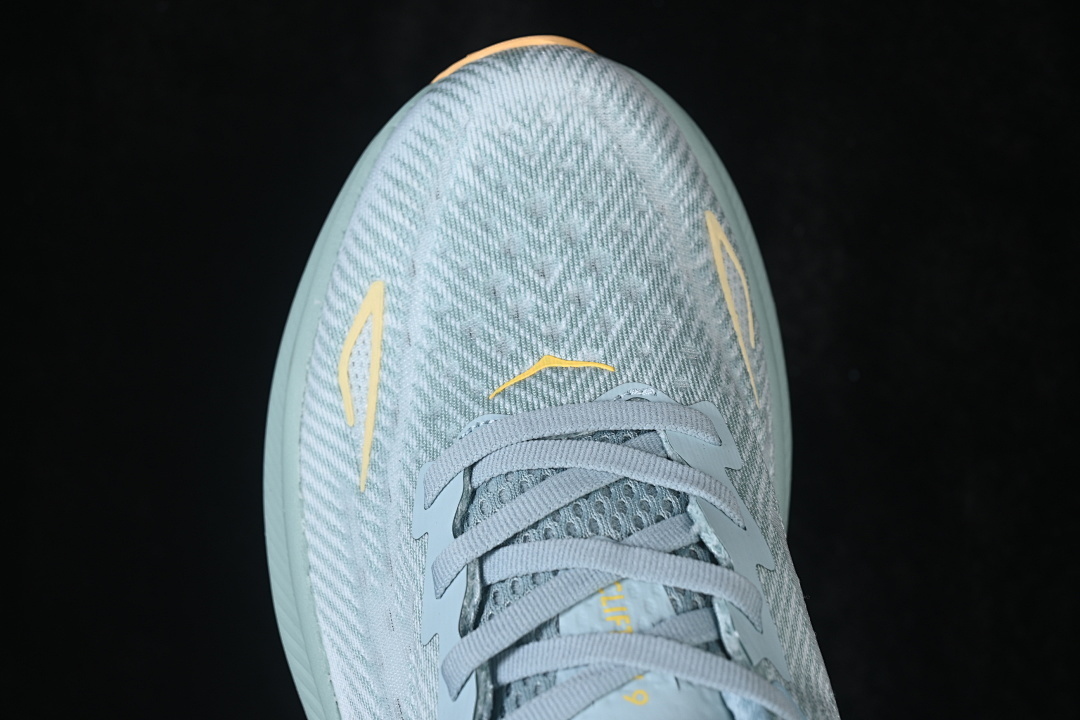 HOKA One One Clifton 9