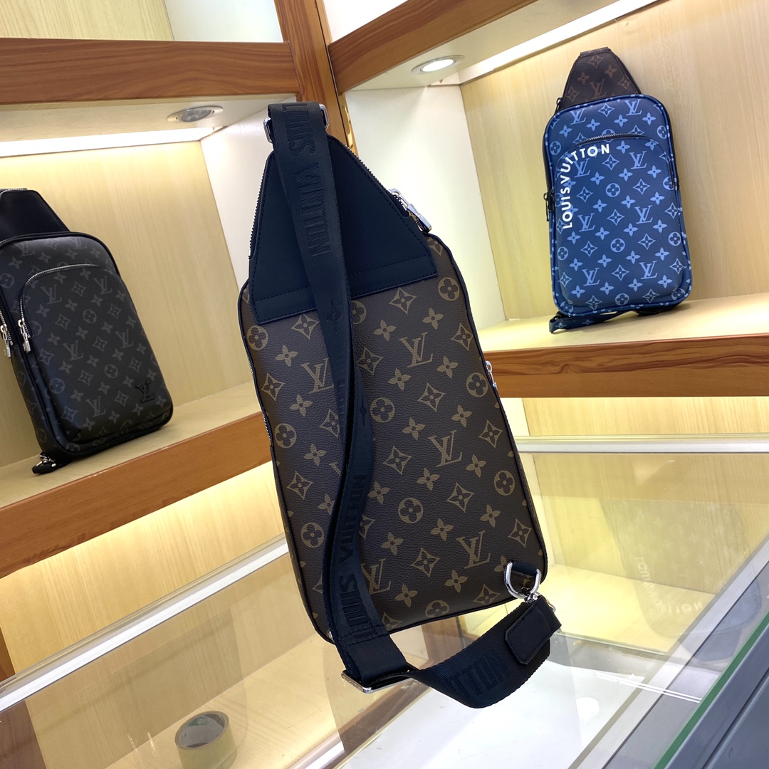 Louis Vuitton Avenue Nm Crossbody Bag Monogram 31Cm M46327