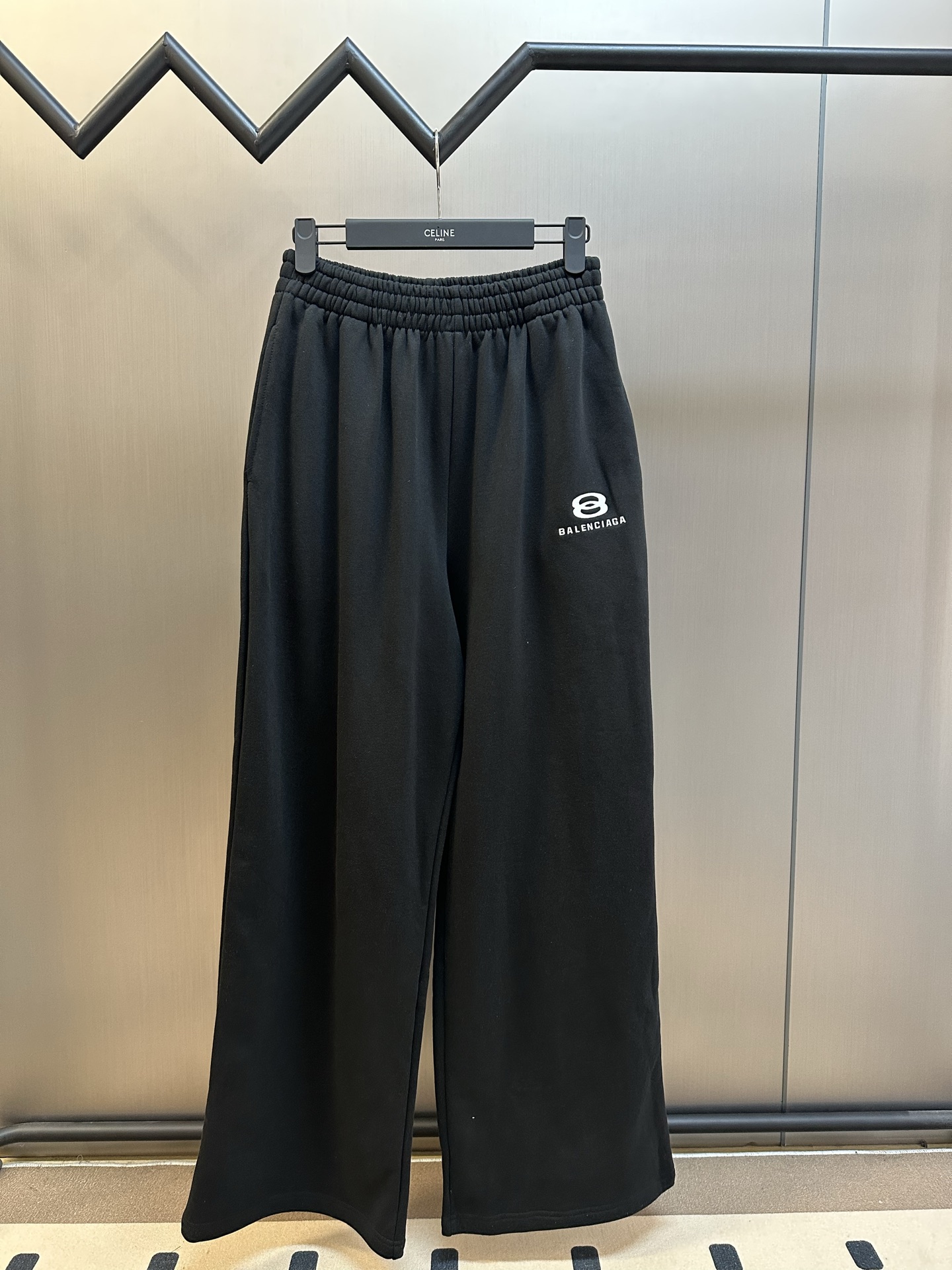 Balenciaga Embroidered Sweatpants - cnluxepick