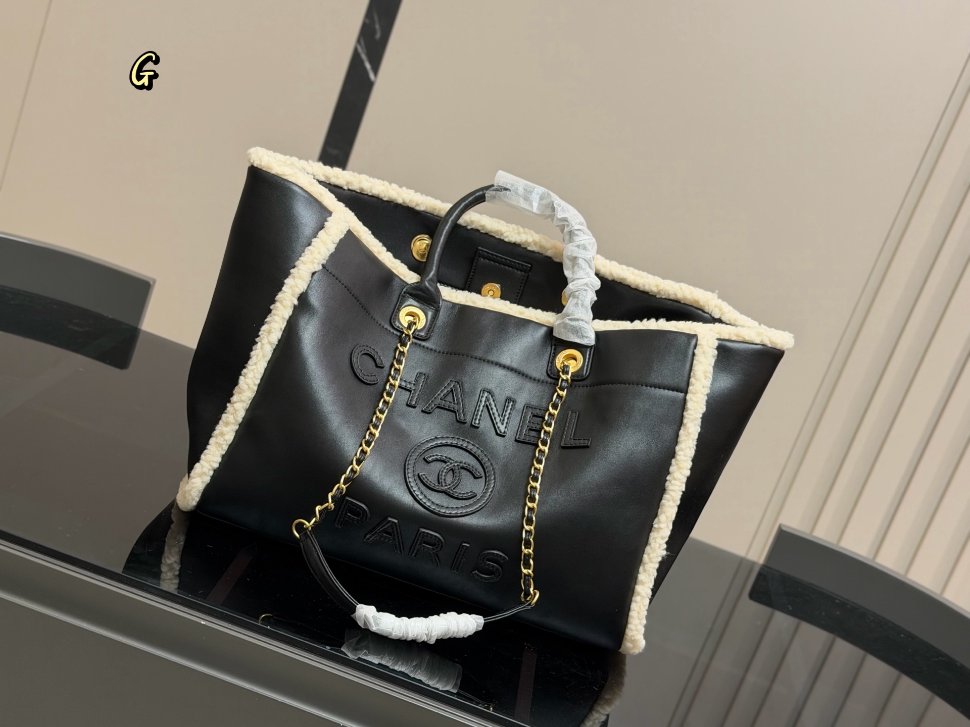 Chanel's top-tier beach bag - cnluxepick