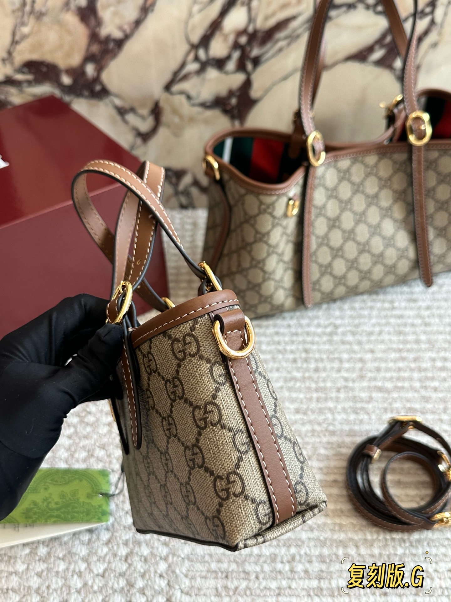 Gucci mini tote bag - cnluxepick