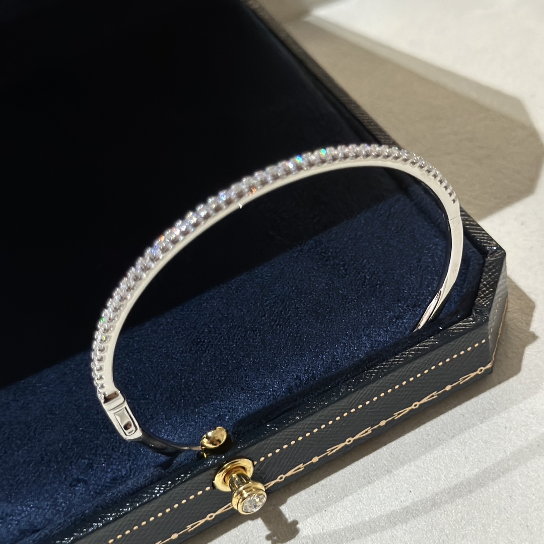 De Beers Diamond Bracelet - cnluxepick