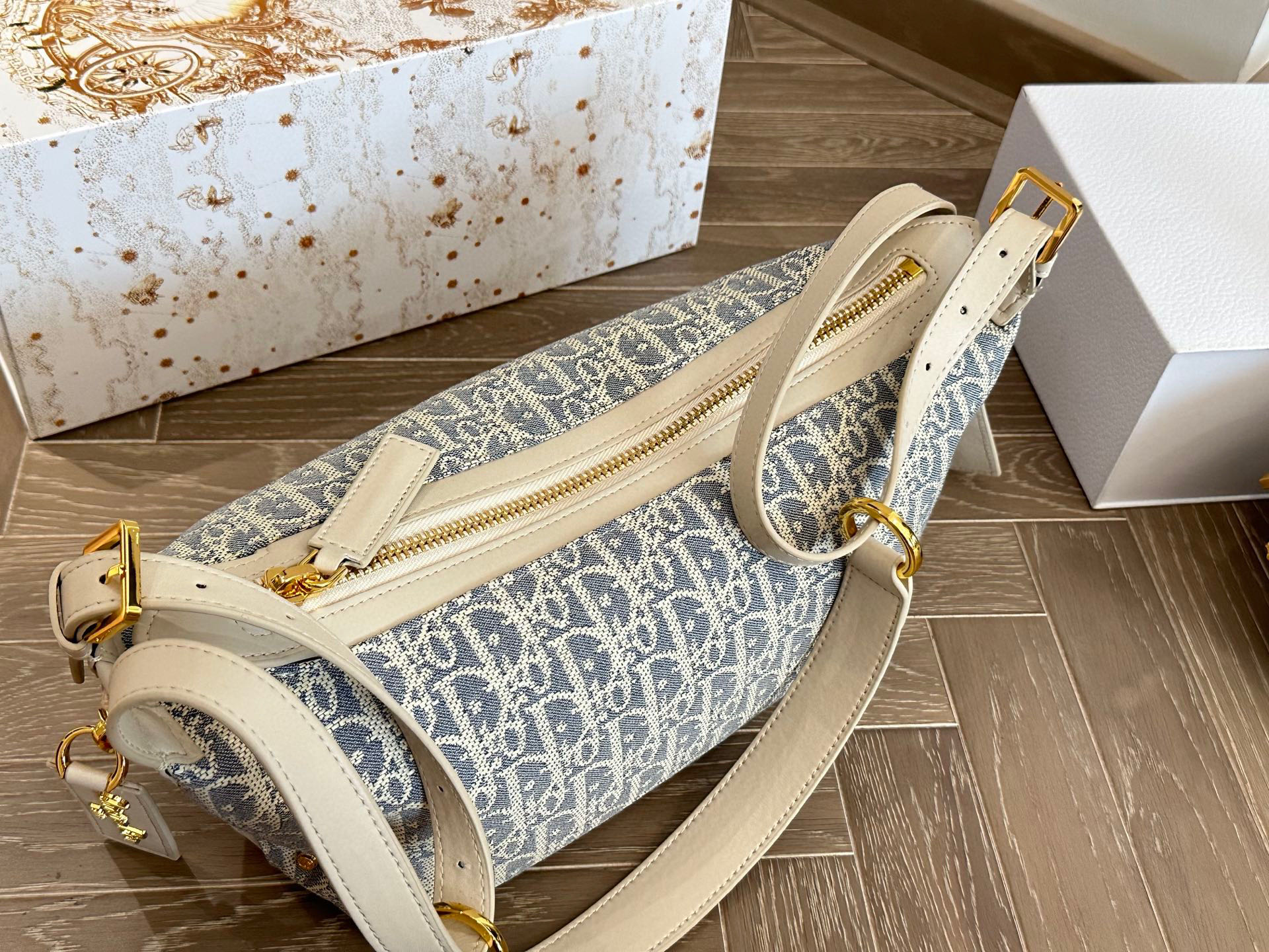 Dior Monogram Lunch Bag - cnluxepick