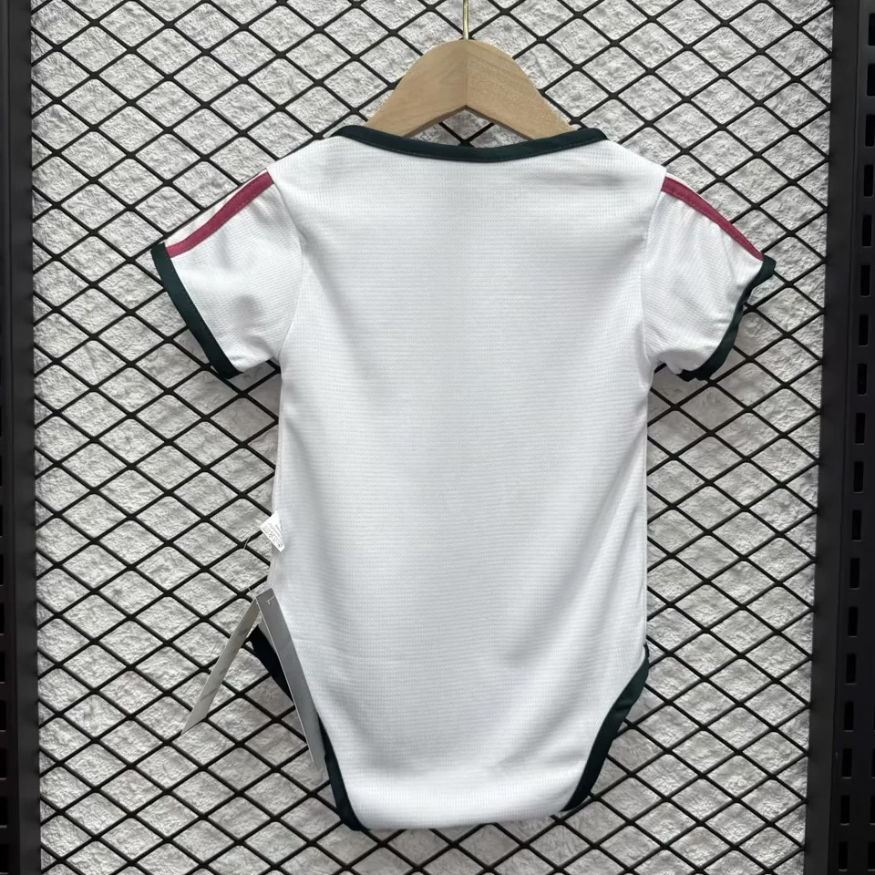 Real Madrid 26/27 Baby Kit 4