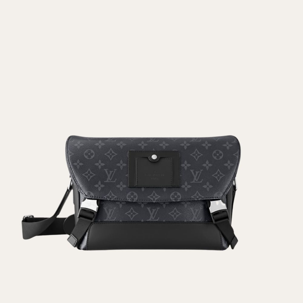 Louis Vuitton Voyager Messenger PM Black 33cm M40511