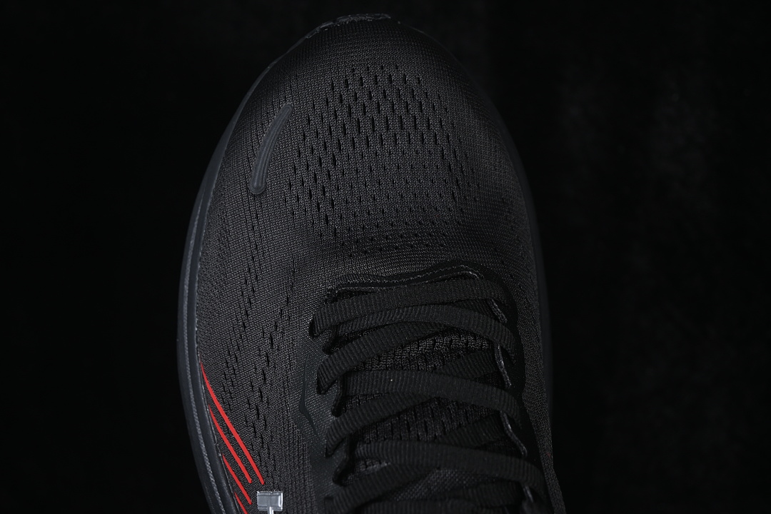 HOKA One One Clifton 11
