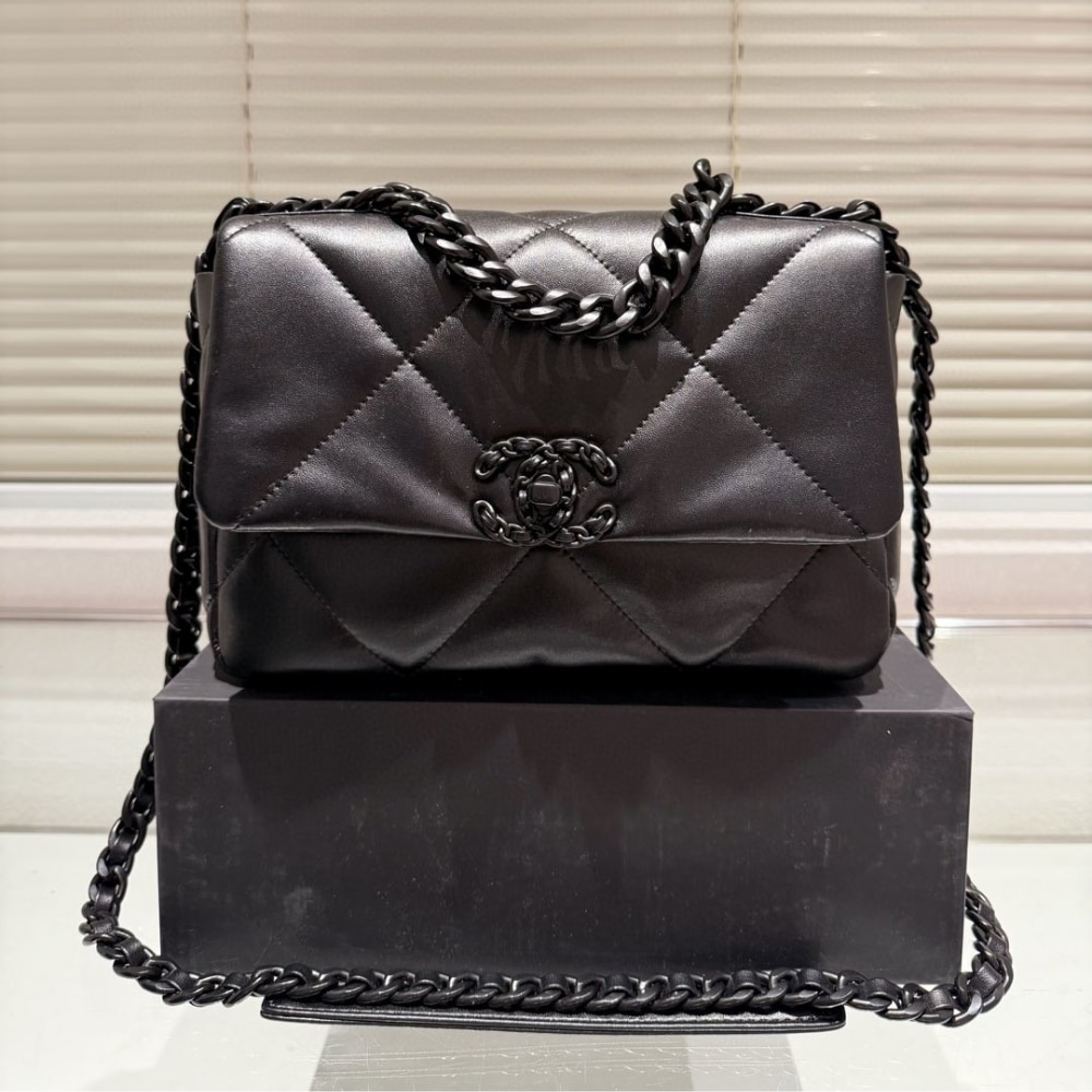 Chanel Cc Flap Bag In Black 26Cm/10.2in