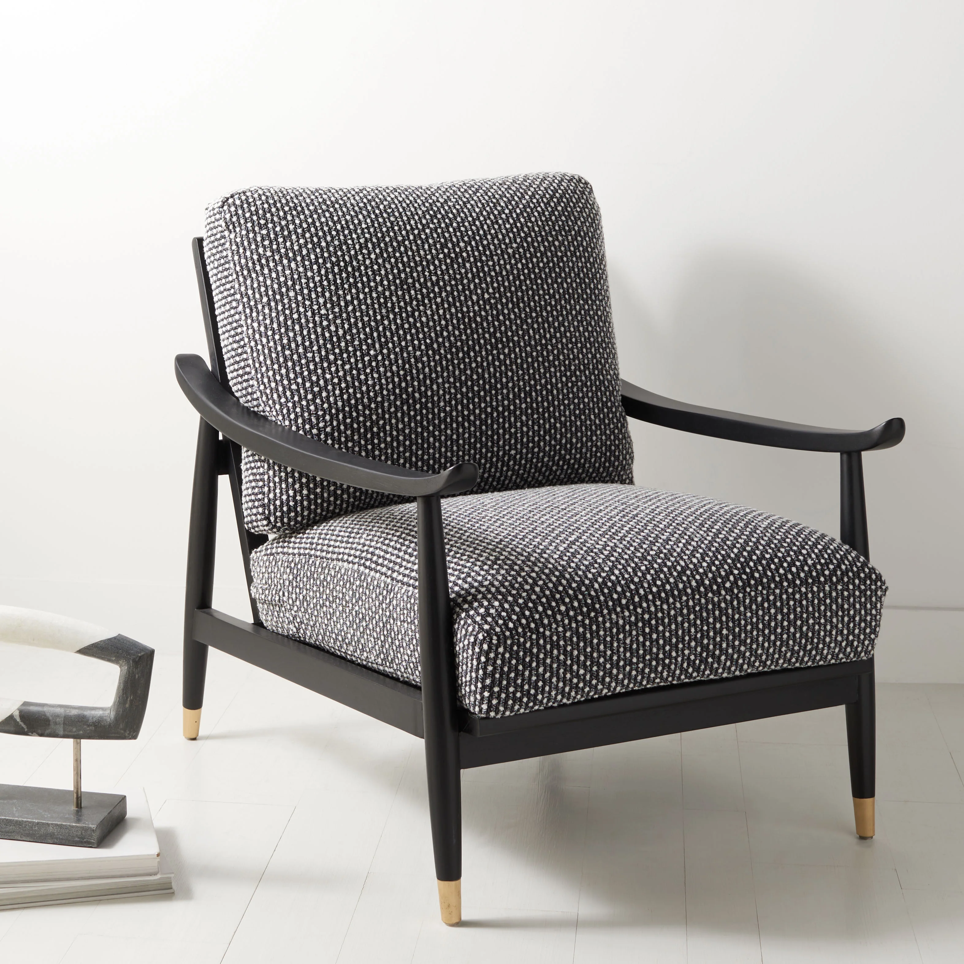 SAFAVIEH Couture Kiara Modern Linen Checkered Accent Chair, Black/White