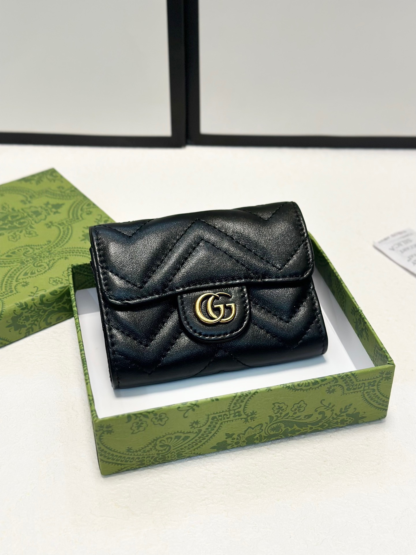 Gucci's new card holder - cnluxepick