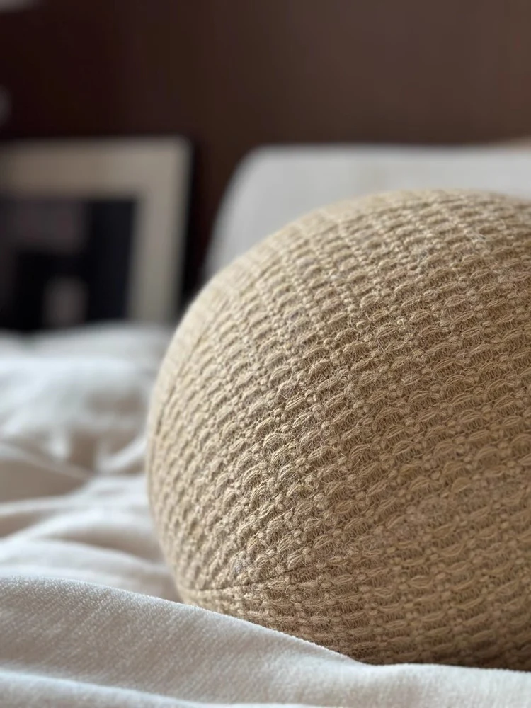 BD088 (Single) - Italian B&B Style Merino Wool and Cashmere Hazelnut Ball Pillow: Soft and Light, Ideal for Bedside